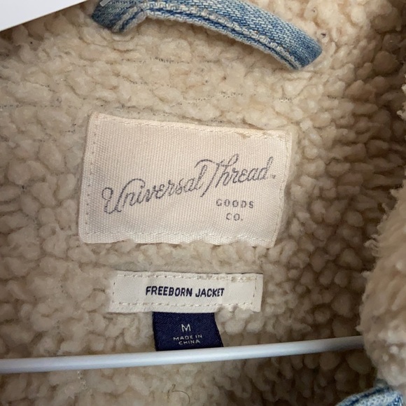 Universal Thread Denim Jean Jacket - Picture 5 of 8